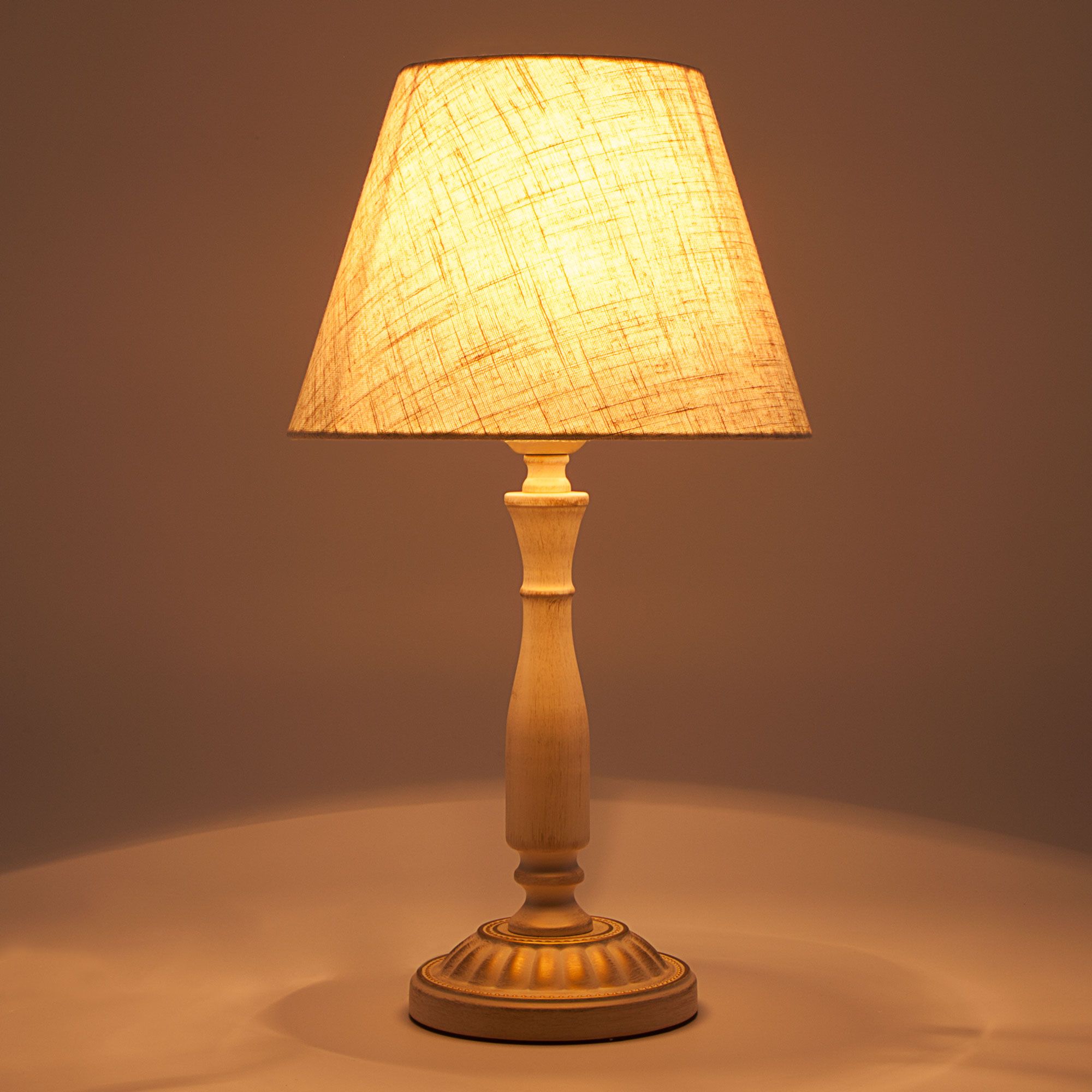 Классическая настольная лампа Eurosvet London 00000086060 01060/1 белый с золотом фото