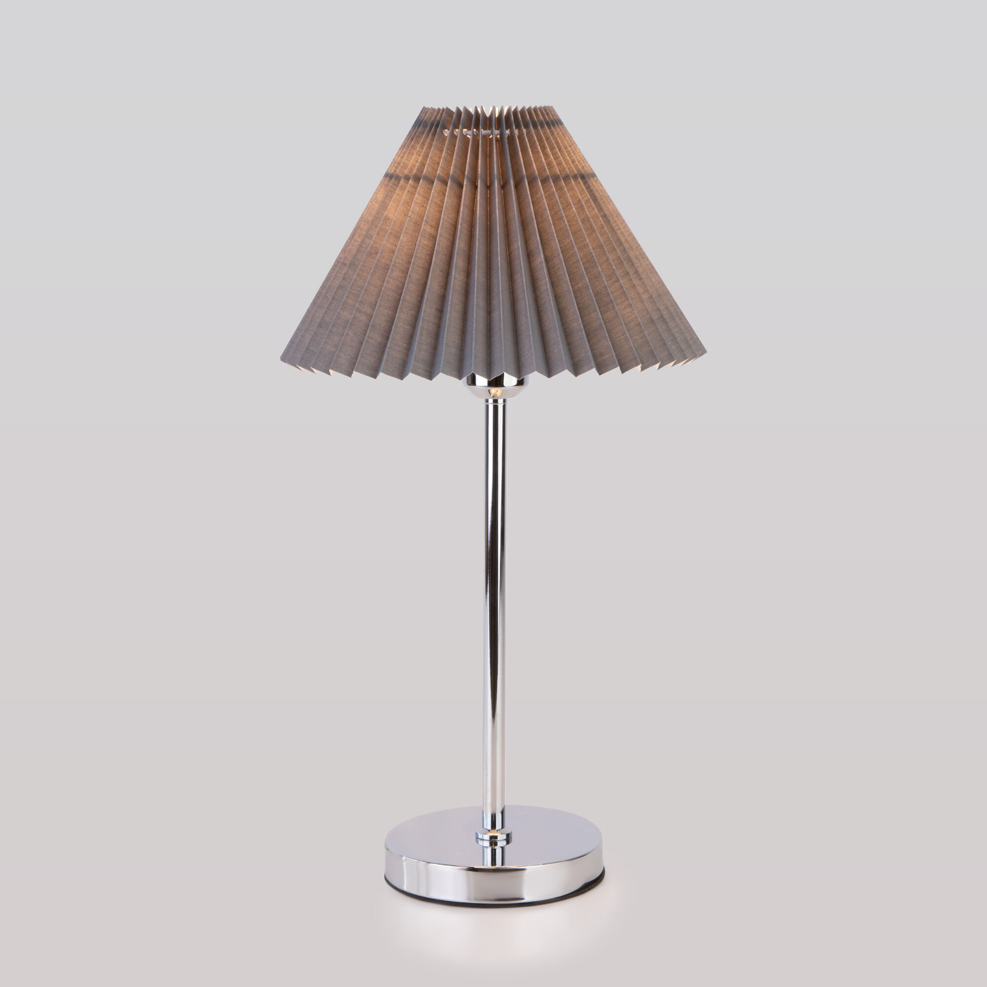 Настольная лампа с абажуром Eurosvet Peony a059043 01132/1 хром/графит фото